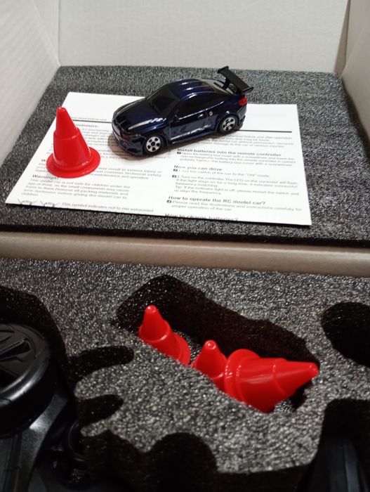 Mini samochód do driftu zdalnie sterowany.terowany
