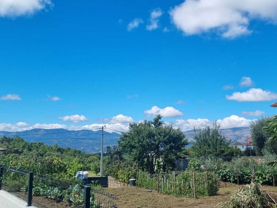 Terreno para construção em Mouçós e Lamares