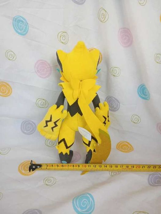 Pokémon peluche Zeraora