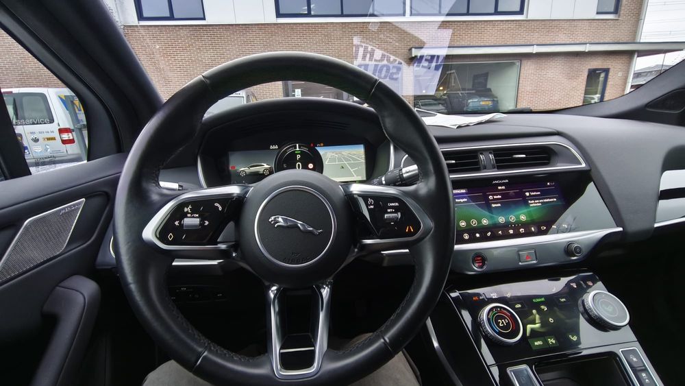 Jaguar Ipace EV400 S AWD