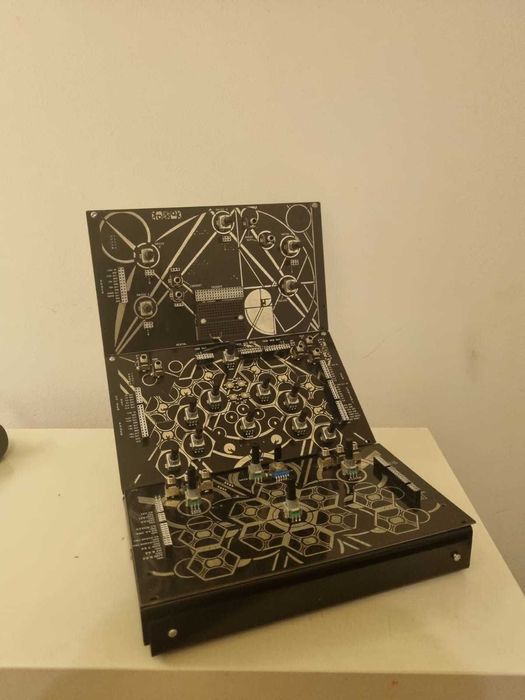 Sintetizador Folktek Mescaline analógico modular 2010-2011