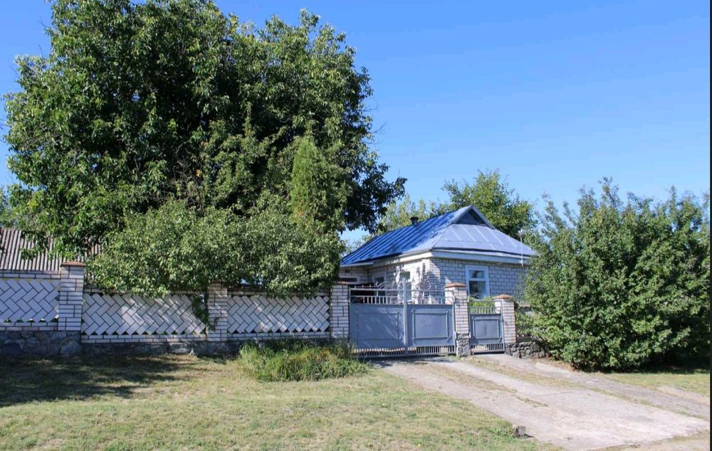 Продам будинок з  якісним  ремонтом .