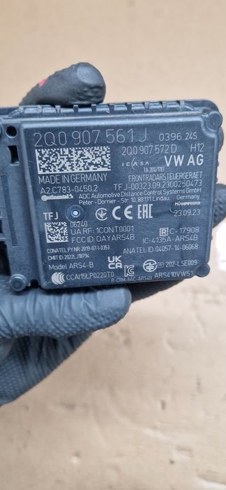 Radar distronic sensor 2q0907.561j