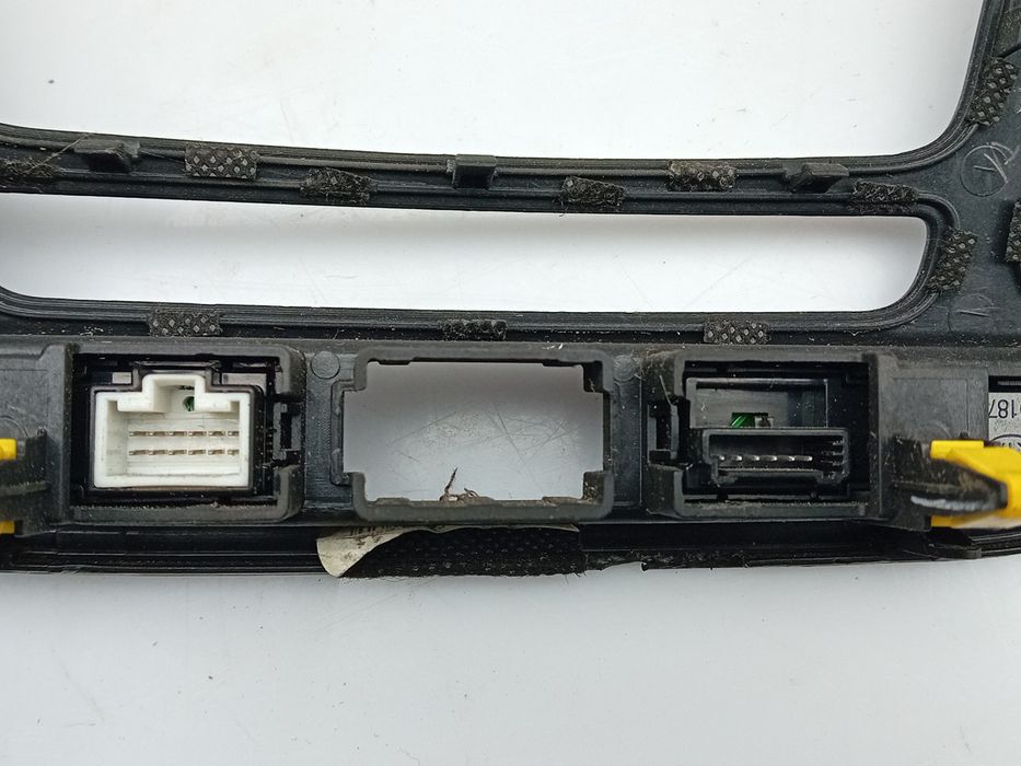 Moldura da consola central / rádio / aro HYUNDAI i10 (BA, IA)