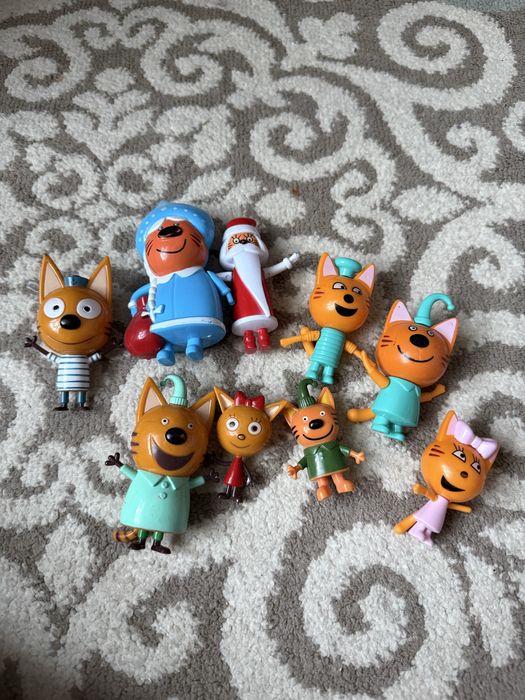 Три кота іграшки, фігурки