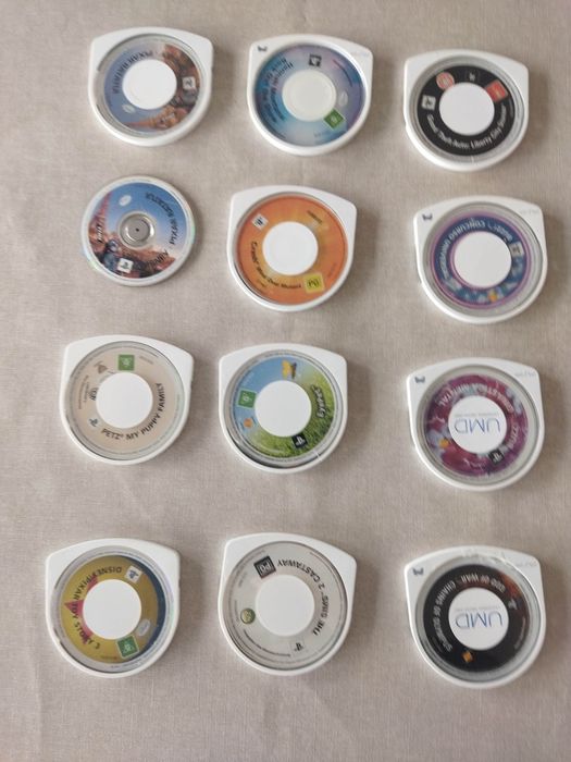 Original PSP games, Invizimals, Marvel, Sonic, God of War, etc.64739412928769124