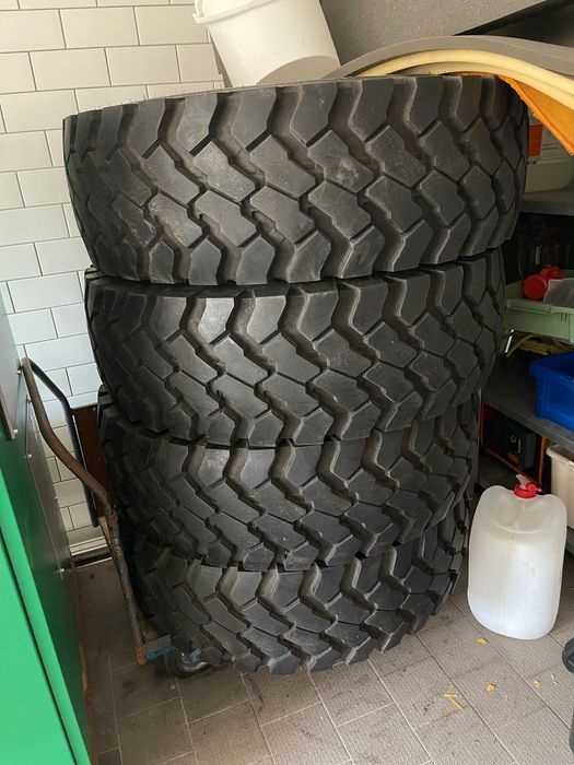 Pneus HCS 395/85 R 20