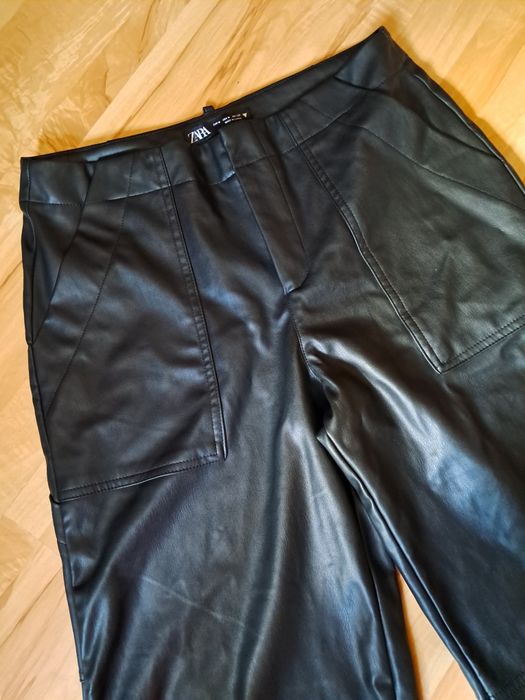 Szerokie spodnie Zara skórkowe ocieplane