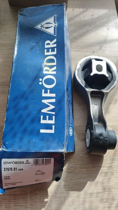 Подушка верхняя vivaro trafic 3797001