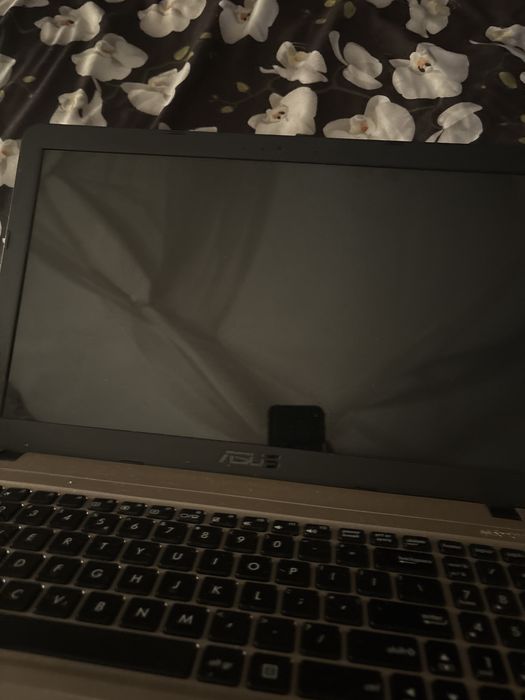 Laptop asus, bardzo dobry stan