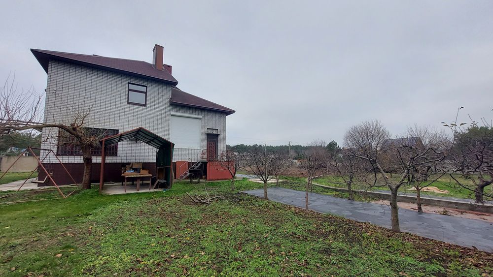 Продам дом в Обуховке, 404 м.кв. за 145000$