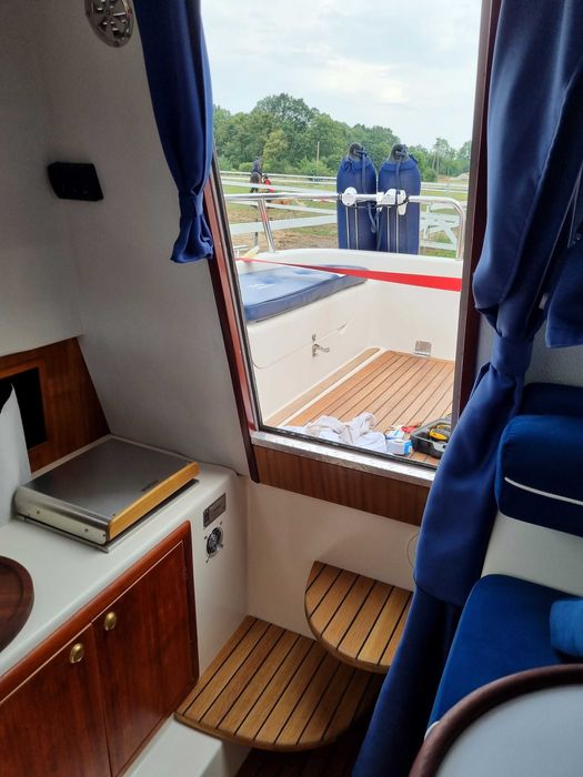 Łódz motorowa BELLA 655