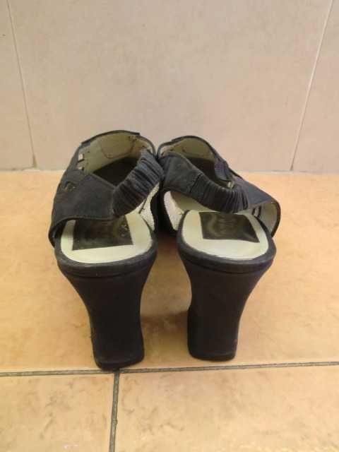 Sandálias pretas nº5