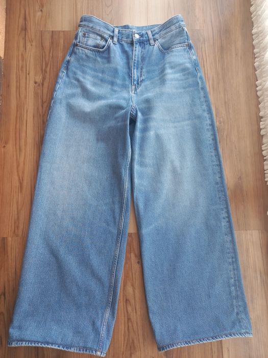 Широкі джинсы від COS