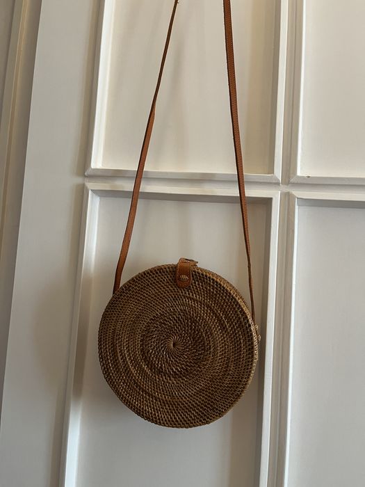 Bolsa redonda em vime