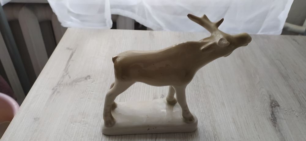 Porcelanowa figurka Połonne.