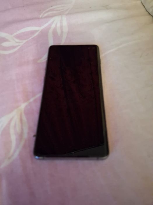 Samsung S10+ продаеться