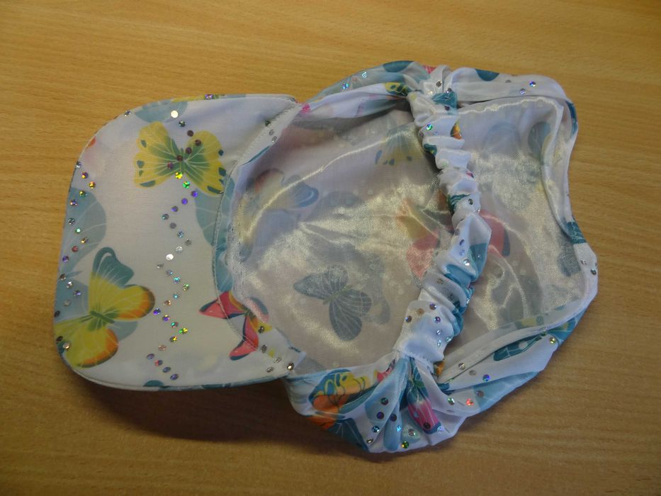 chustka / czapka z daszkiem na gumce