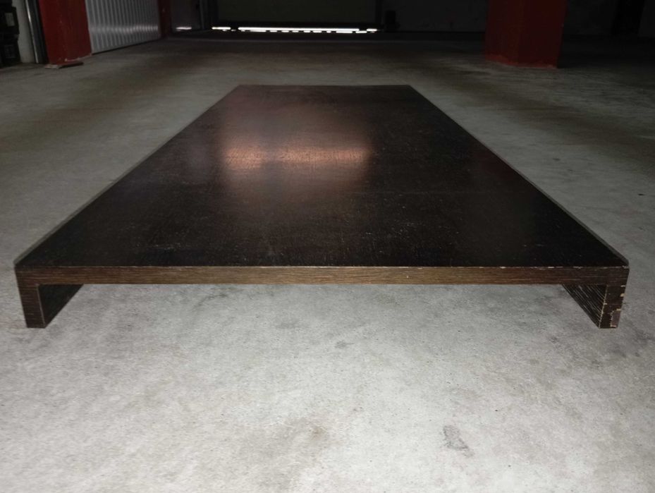 Móvel em wenge (MDF).