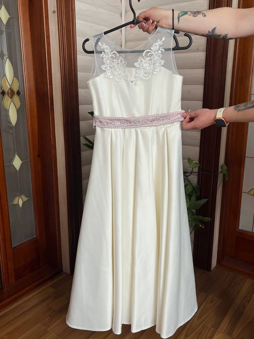 Випускне плаття,або до першого причастя