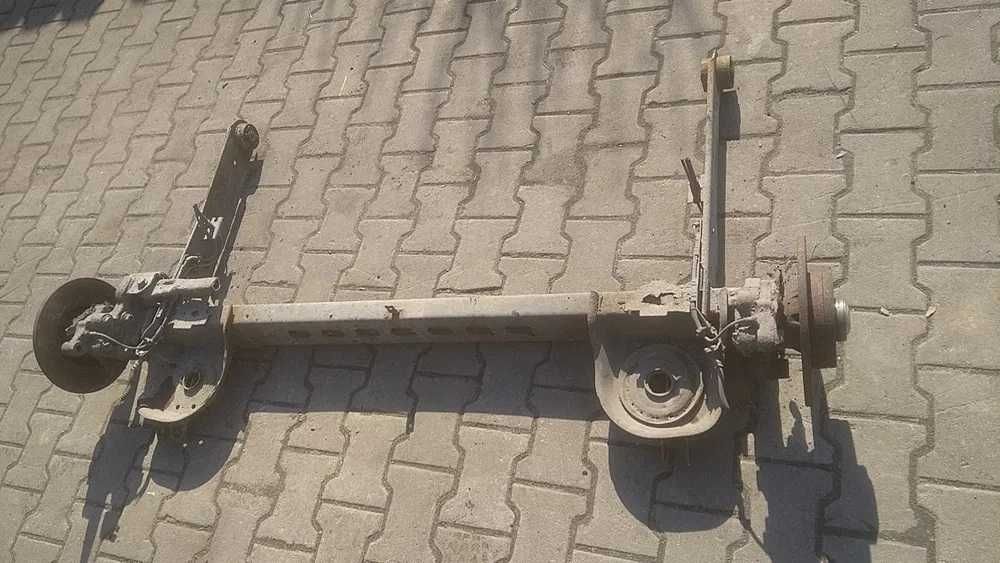 Балка задня рено Трафік 2,3 Кенго 1,2 Рівні не варені як голі так і взборі з гарантією (4торсіони, 2 торсіони) Меган 2,3 Сценік 2,3