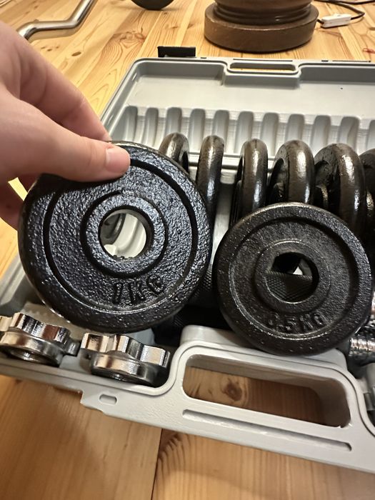 Zestaw hantli 15kg w walizce żeliwnych