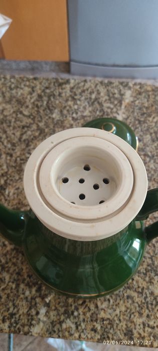 Various antique items441686226539663361