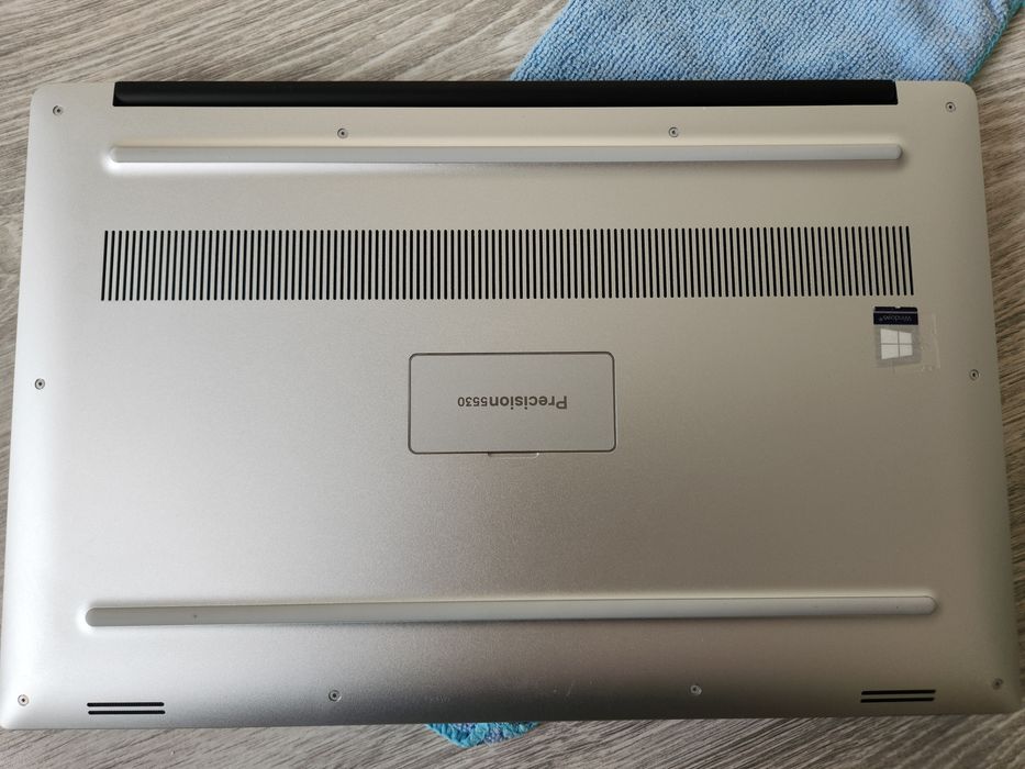 ігровий Dell Precision 5530_Core i7-8750H_nVidia Quadro P1000_15.6"IPS