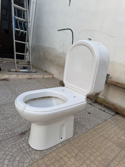 Sanita e autoclismo usados