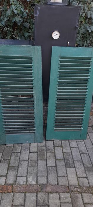 2 stare okiennice