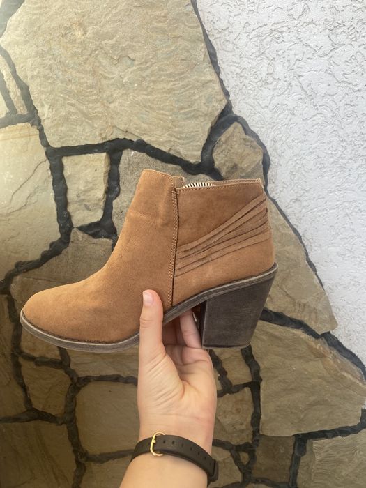 Осінні ботинки в дуже хорошому стані !