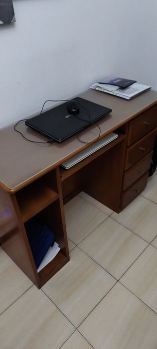 Secretaria em madeira