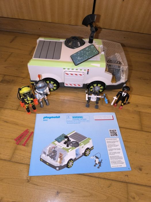 Playmobil super 4 carro camaleão com gene + 2 bonecos astronautas
