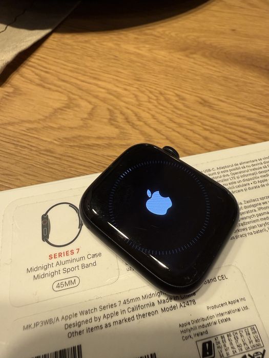 Sprzedam Apple Watch Series 7 w wersji GPS + Cellular (LTE)