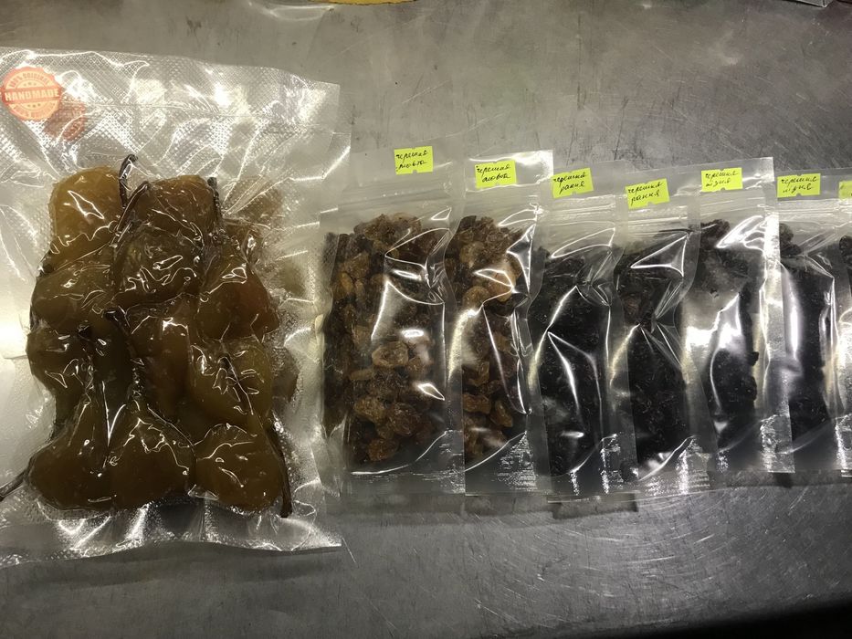 Домашні цукати (в’ялена черешня, груша)