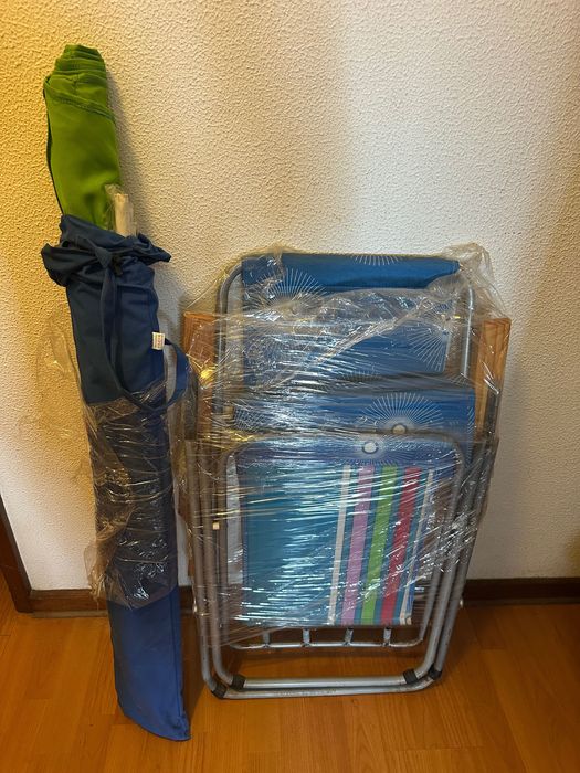 Guarda sol e cadeiras de praia