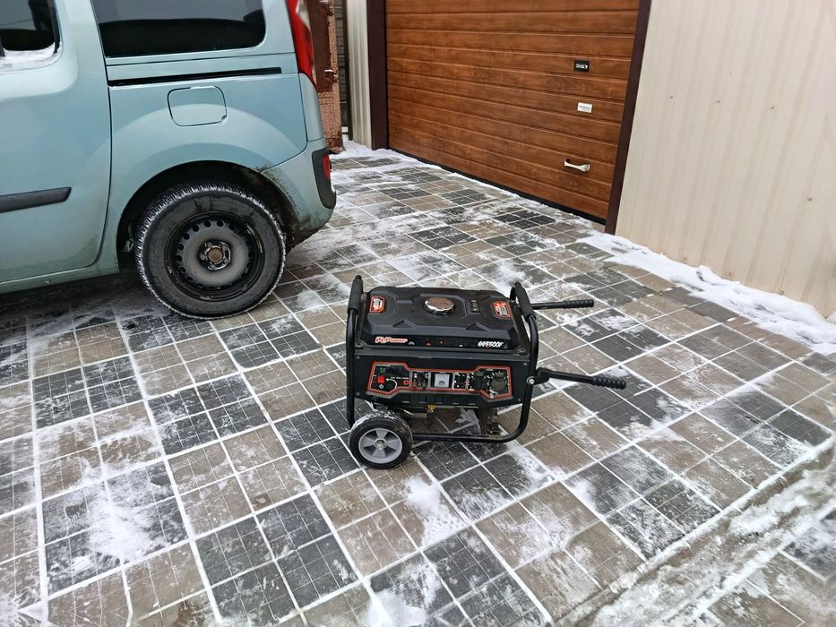 Продам генератор