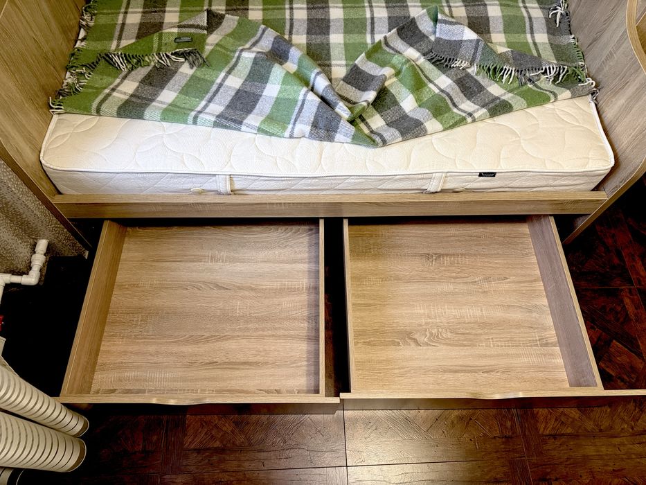 Продам односпальную кровать