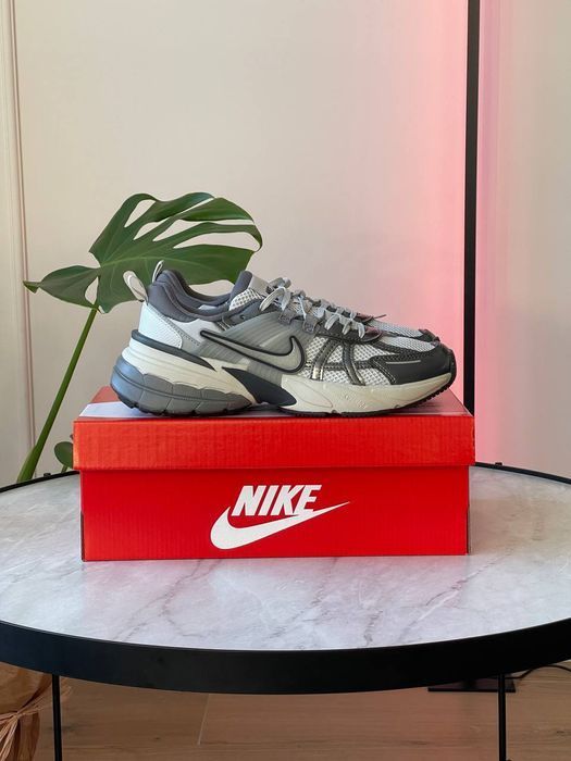 Кросівки Кроссовки Nike V2K Run Pure Platinum Wolf Grey повсякденні