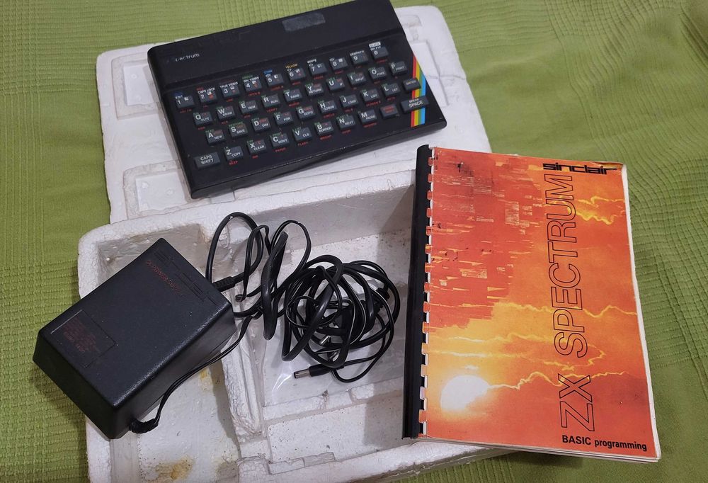 ZX Spectrum 48k 1983 (vintage, electrónica)