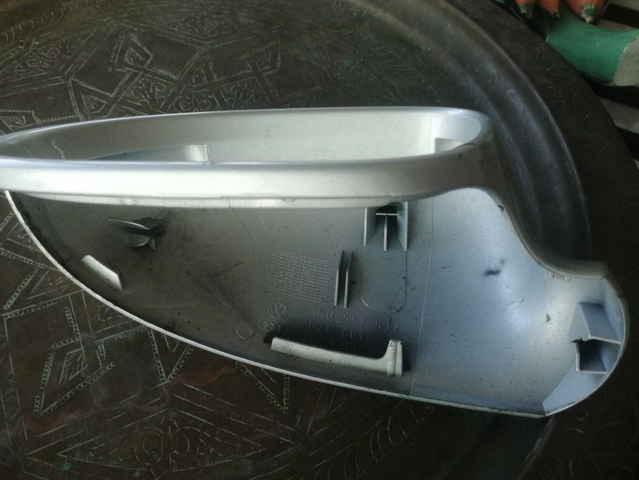 Espelho esquerdo elétrico Volkswagen Golf Variant danificado