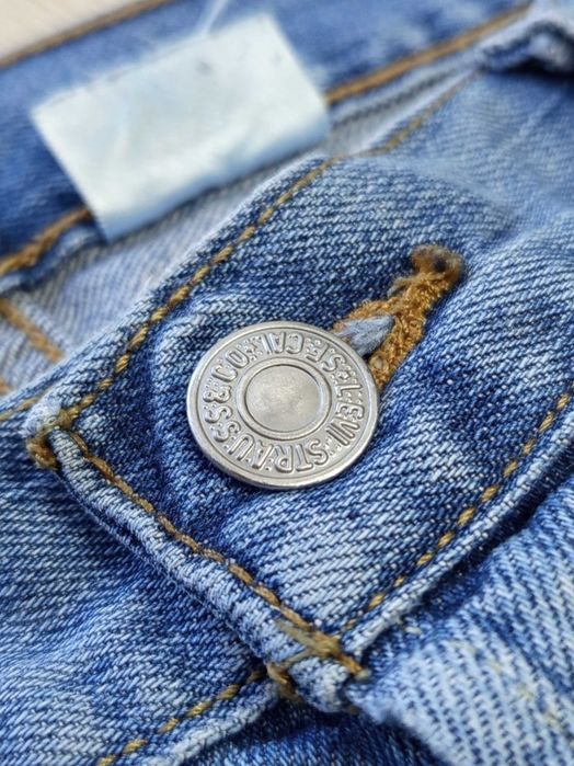 Damskie spodnie jeansowe Levis 501 W28 L30 M