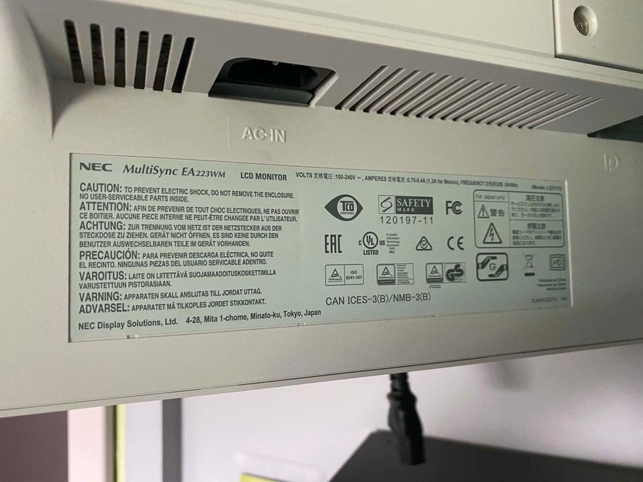 Monitor LED NEC Multisync EA223WM