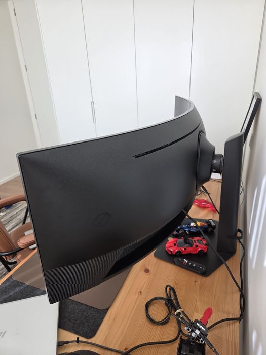Monitor Samsung Odyssey 49" Ultrawide (LS49FG91GEUXEN) – Como Novo