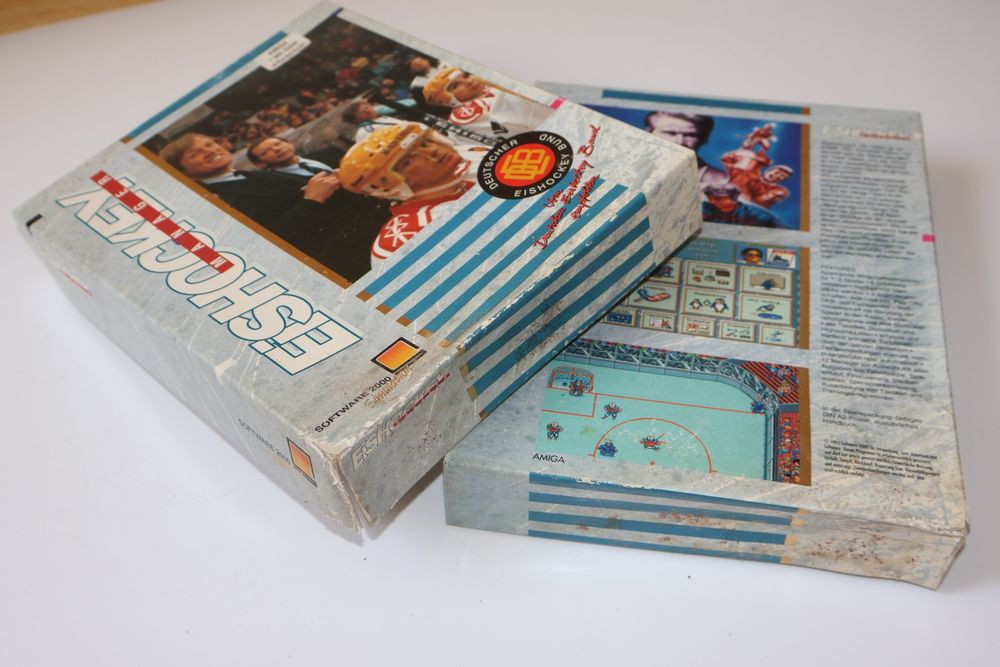 Gra Eishockey Manager wyd. Software 2000 na Komputery Retro Commodore Amiga 500 600 1200 Atari ST IBM Disc 3,5" 1993 Big Box Komplet Stan Dobry Minus