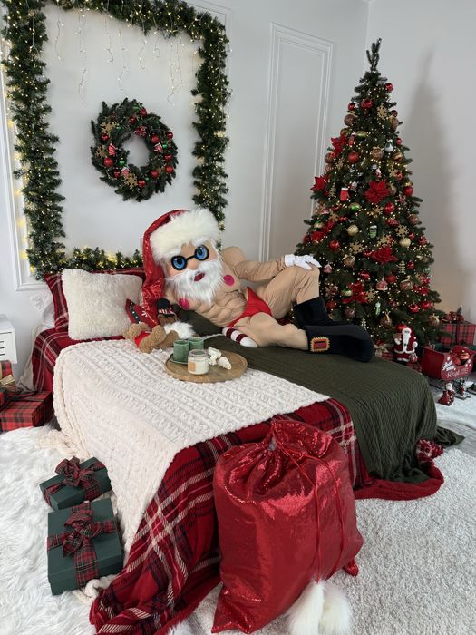 Новорічний Санта стриптизер