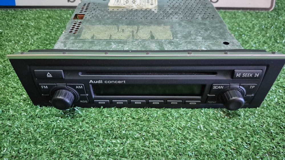 Rádio Original Audi Concert 1DIN Audi A4 B6 B7 8E 8H Ref. 8E0.035186D em Excelente Estado