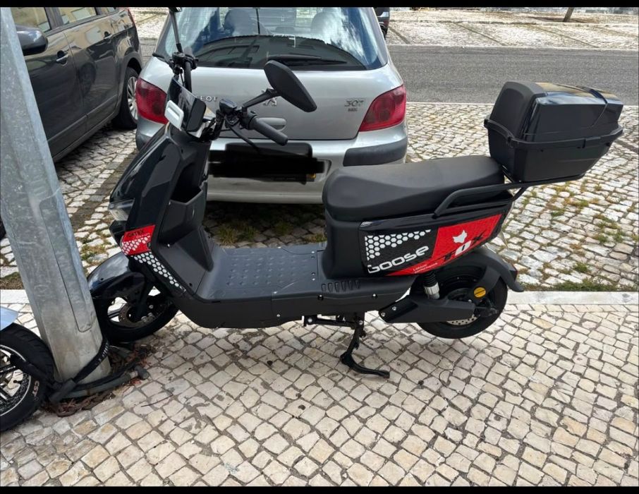 Moto elétrica como nova