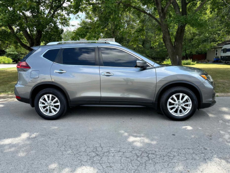 Nissan Rogue SV      2018
