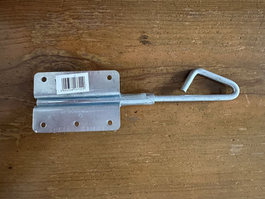 Fecho em metal galvanizado para portão exterior